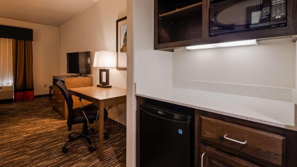 Best Western Plus Ardmore Inn & Suites Image 10