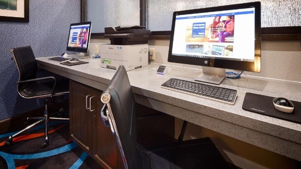 Best Western Plus Ardmore Inn & Suites image 22
