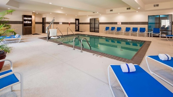 Best Western Plus Ardmore Inn & Suites image 3