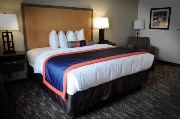Best Western Plus Ardmore Inn & Suites image 9